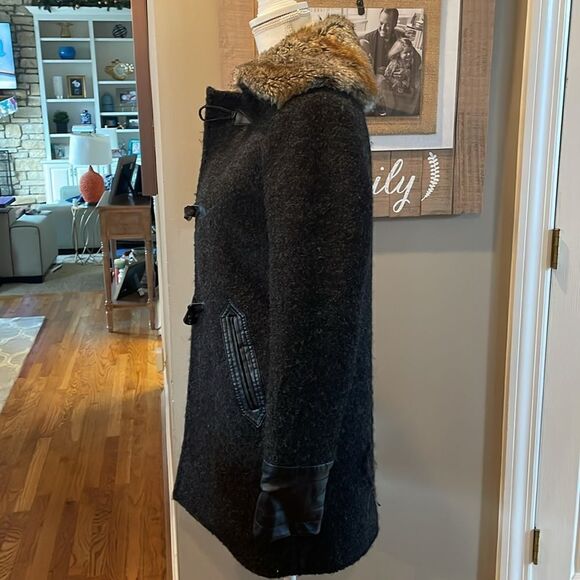 Victoria’s Secret Gray Removable Fur Collar Coat - Picture 6 of 11